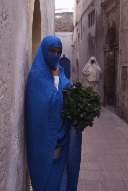 Pleats Please travel through Morocco (© by Yuriko Takagi)